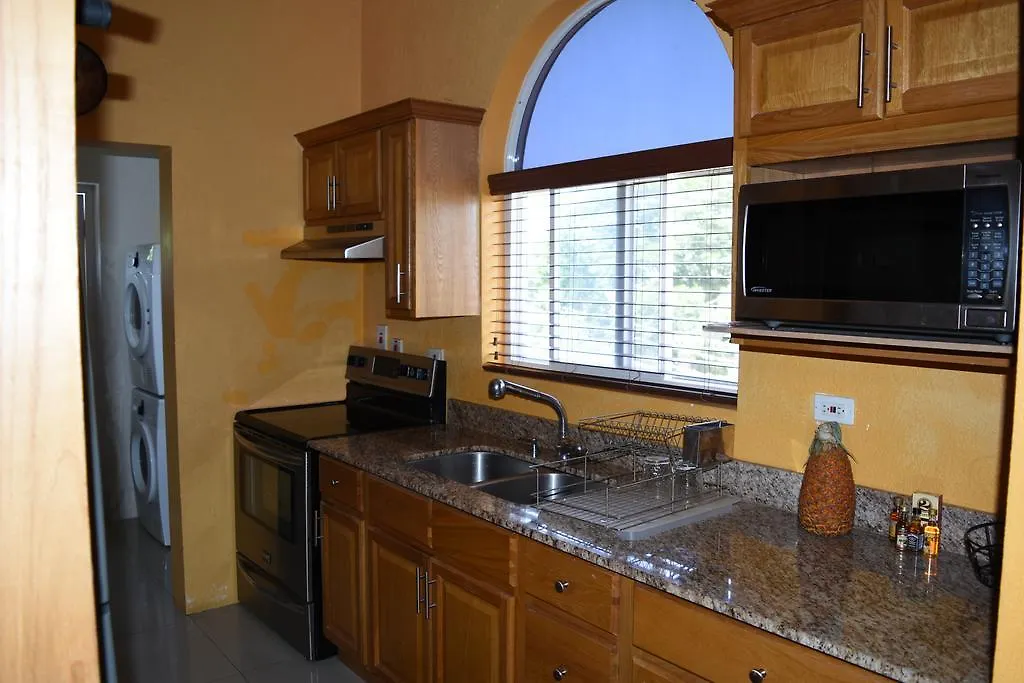 Waterloo,Kingston Apartman